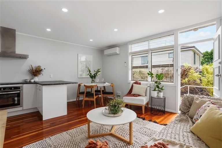 Photo of property in 4/32 Brixton Road, Mount Eden, Auckland, 1024