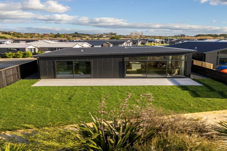 Photo of property in 43 Hinaki Street, Poike, Tauranga, 3112