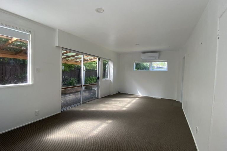 Photo of property in 2/58 Peach Road, Glenfield, Auckland, 0629