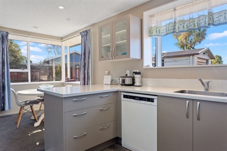 Photo of property in 2/12 Glenbyre Place, Bromley, Christchurch, 8062