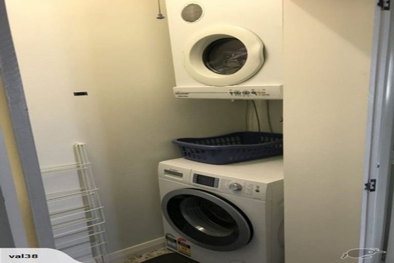 Photo of property in 25 Vincent Street, Waterloo, Lower Hutt, 5011