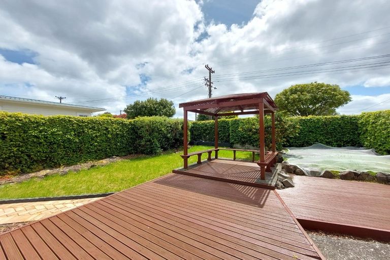 Photo of property in 66a Waimumu Road, Massey, Auckland, 0614