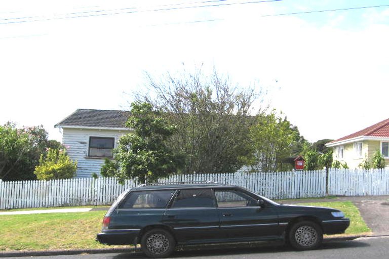 Photo of property in 3/16 Arahoe Road, New Lynn, Auckland, 0600