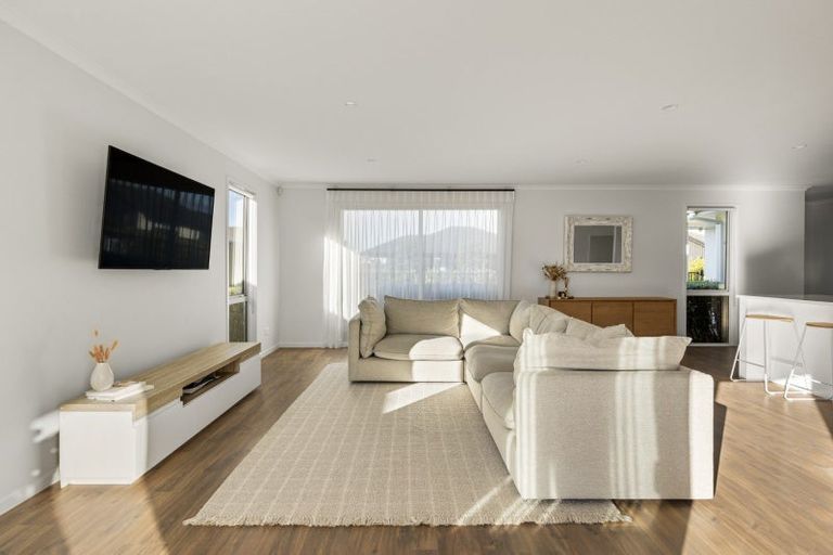 Photo of property in 4 Raynor Crescent, Pyes Pa, Tauranga, 3112