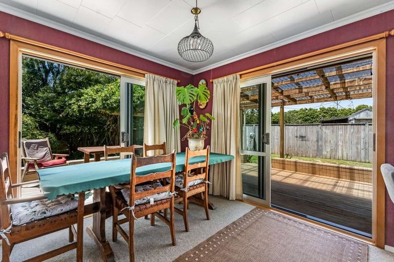 Photo of property in 21 Pararewa Drive, Whalers Gate, New Plymouth, 4310