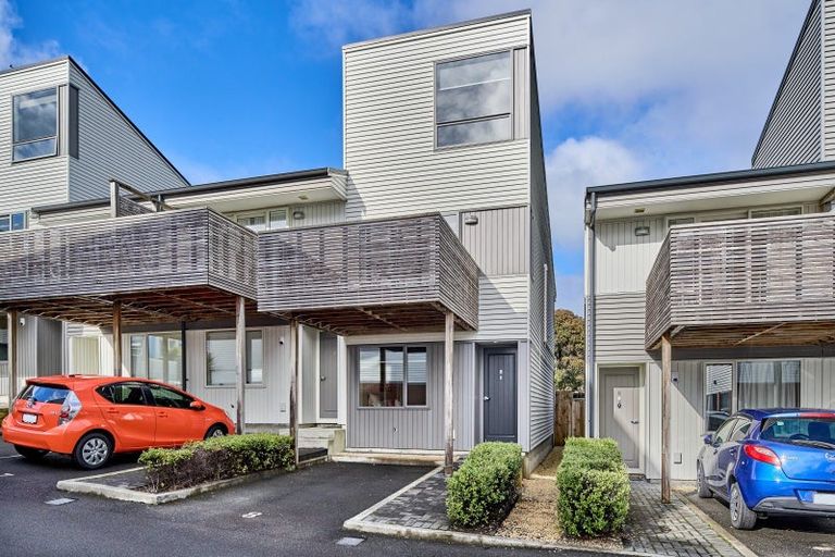 Photo of property in 8/31 Princess Terrace, Newtown, Wellington, 6021