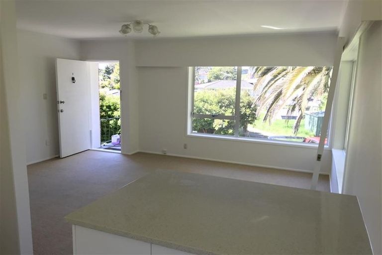 Photo of property in 1/16a Diana Drive, Glenfield, Auckland, 0627