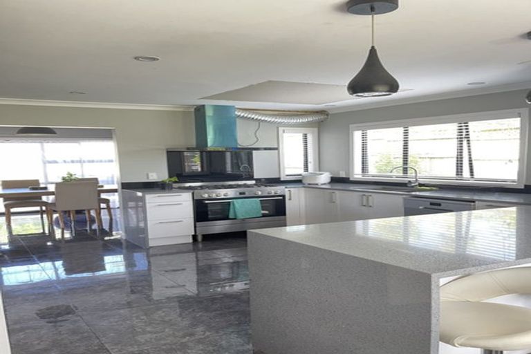 Photo of property in 27 Charles Prevost Drive, The Gardens, Auckland, 2105