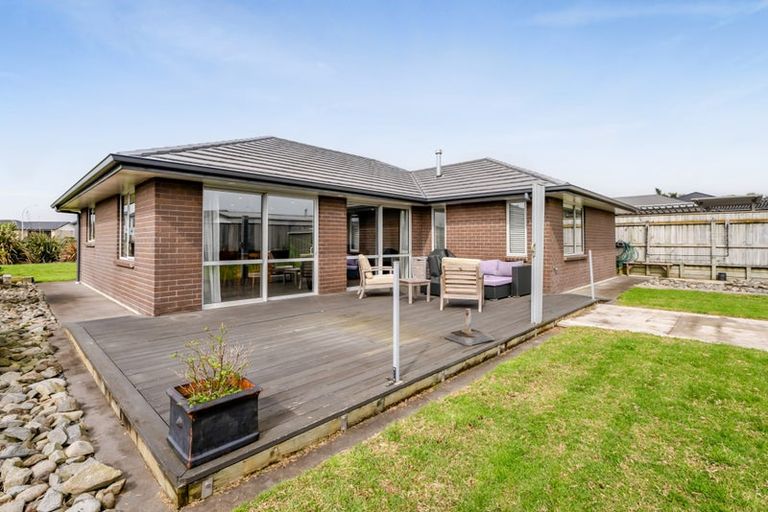 Photo of property in 2 Huetu Place, Bell Block, New Plymouth, 4312