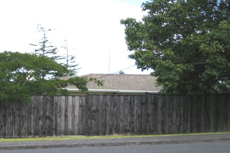 Photo of property in 95 Target Road, Totara Vale, Auckland, 0629
