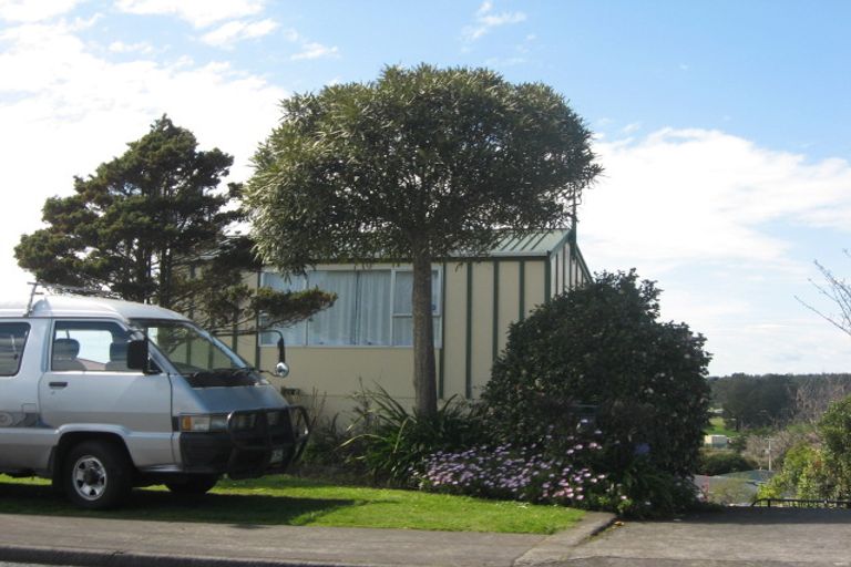 Photo of property in 57 Queens Road, Glen Avon, New Plymouth, 4312