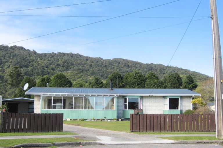 Photo of property in 9 Dupre Place, Cobden, Greymouth, 7802