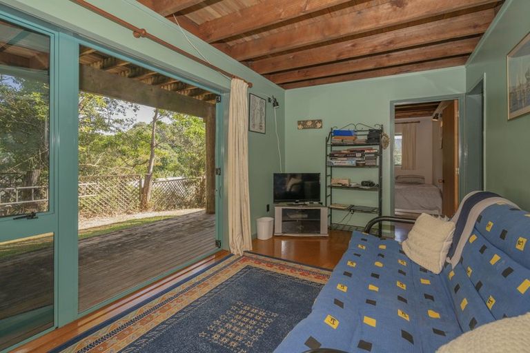 Photo of property in 35 Whiritoa Beach Road, Whiritoa, Whangamata, 3691