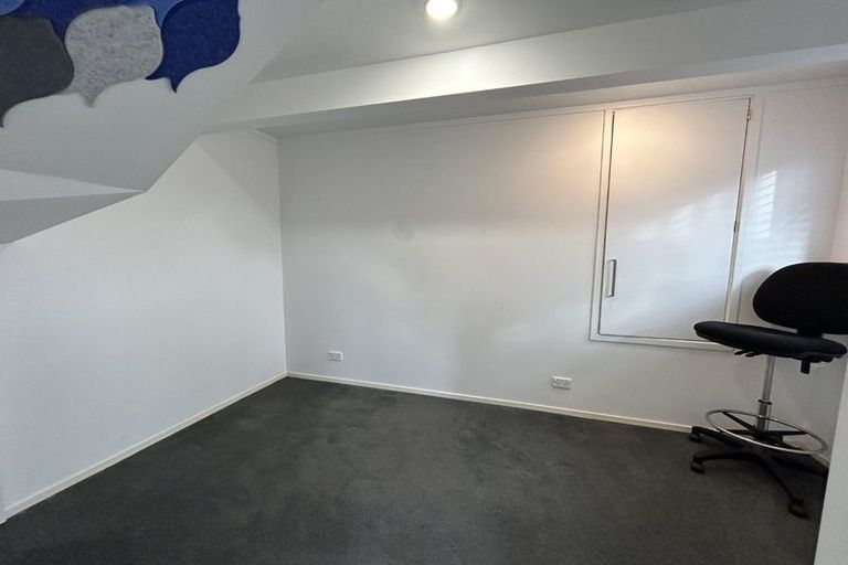 Photo of property in 2/84 Peach Road, Glenfield, Auckland, 0629