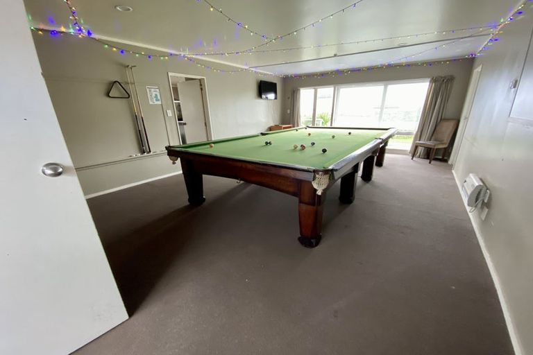 Photo of property in 1 Hill Crescent, Papakura, 2110