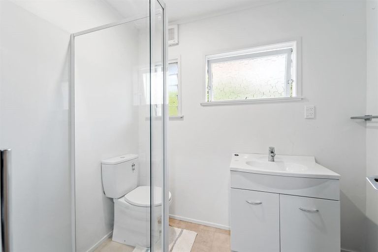 Photo of property in 1/66 Bentley Avenue, Glenfield, Auckland, 0629