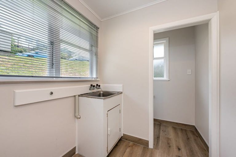 Photo of property in 80 Dowse Drive, Maungaraki, Lower Hutt, 5010