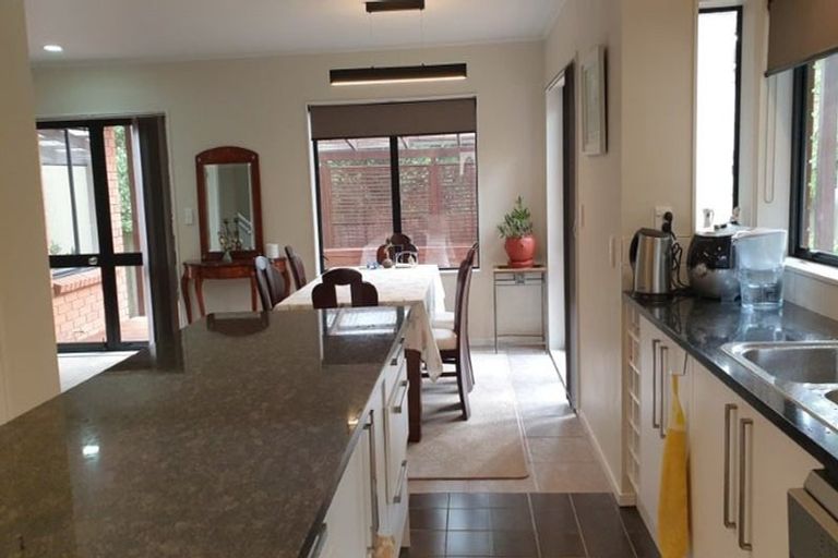 Photo of property in 1/23 Bond Crescent, Forrest Hill, Auckland, 0620