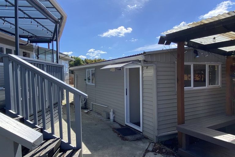 Photo of property in 53 Chatsworth Crescent, Pakuranga Heights, Auckland, 2010