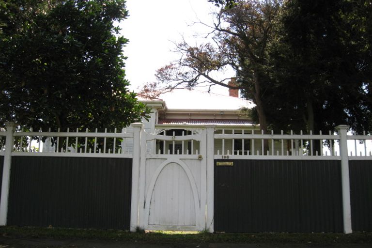 Photo of property in 186 Heads Road, Gonville, Whanganui, 4501