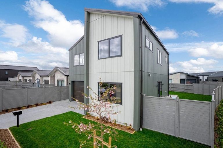 Photo of property in 9 Verde Lane, Rosehill, Papakura, 2113