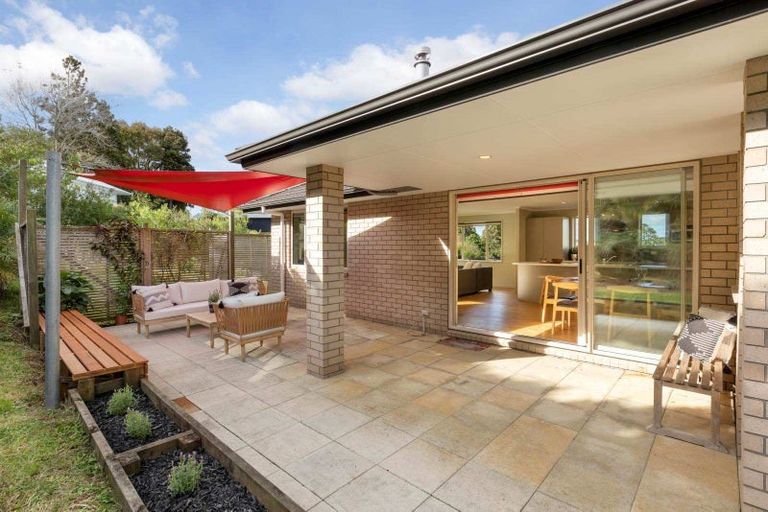 Photo of property in 24 Gavinike Place, Waimauku, 0812