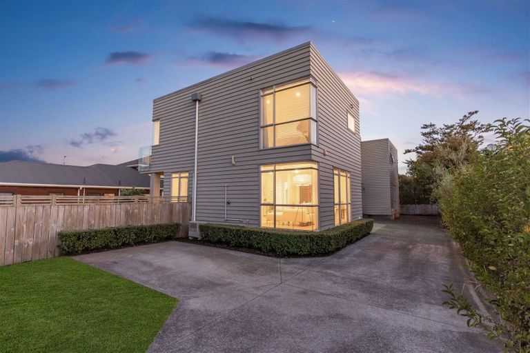 Photo of property in 1/6b Wolsley Avenue, Milford, Auckland, 0620