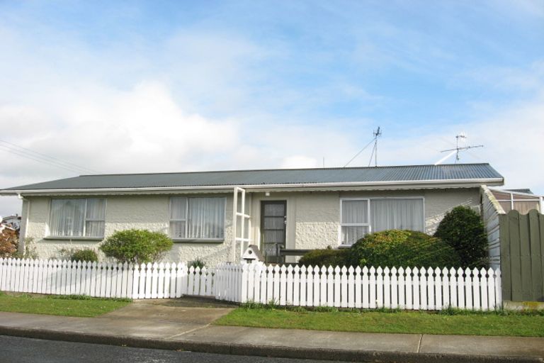 Photo of property in 92 O'byrne Street, Waikiwi, Invercargill, 9810