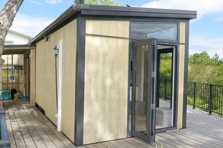 Photo of property in 10 Cross Street, Raglan, 3225