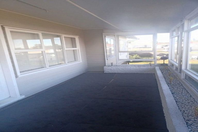 Photo of property in 66 Sunlands Drive, Manurewa, Auckland, 2102