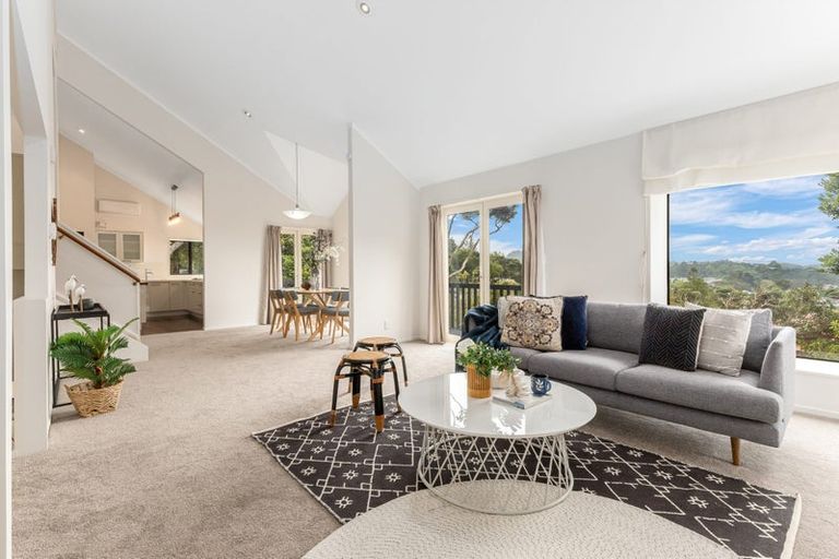 Photo of property in 5 Furneaux Grove, Whitby, Porirua, 5024