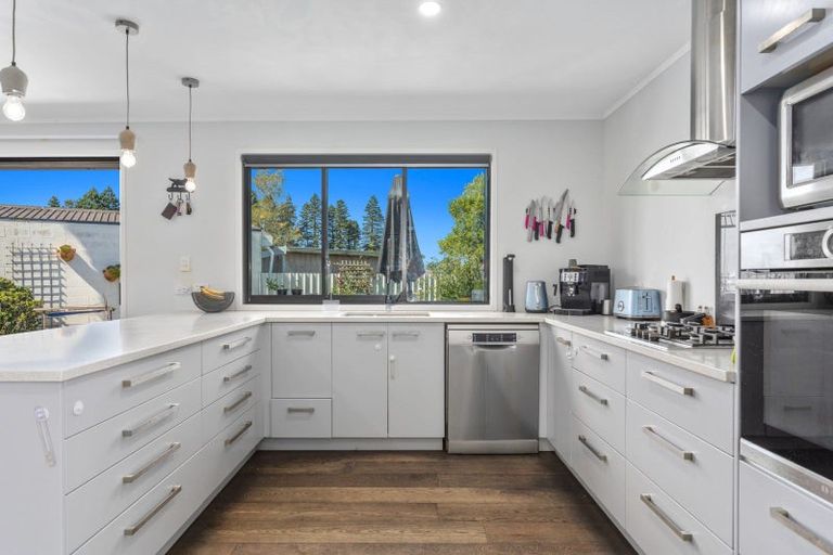 Photo of property in 1 Tawhara Place, Edgecumbe, 3120