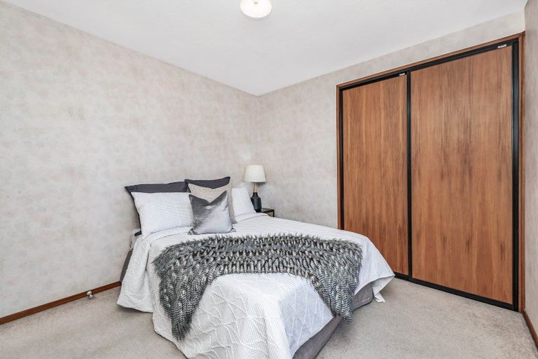 Photo of property in 1/5 Showgate Avenue, Sockburn, Christchurch, 8042