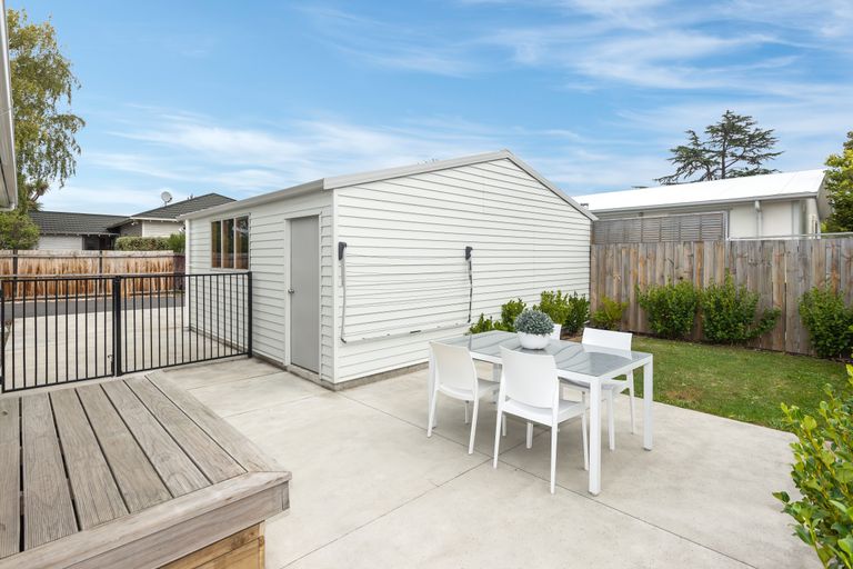 Photo of property in 652b Barbadoes Street, Edgeware, Christchurch, 8013
