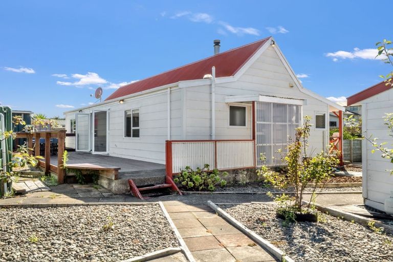Photo of property in 10 Taonui Street, Waitarere Beach, Levin, 5510