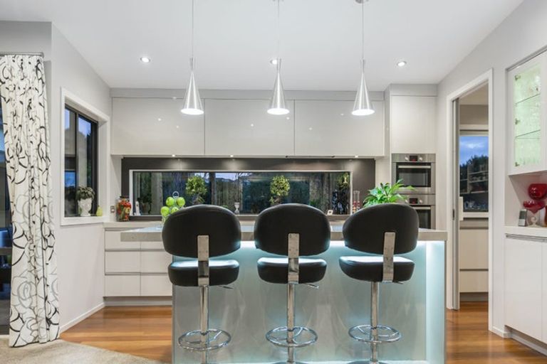 Photo of property in 6 The Fjord, Aotea, Porirua, 5024