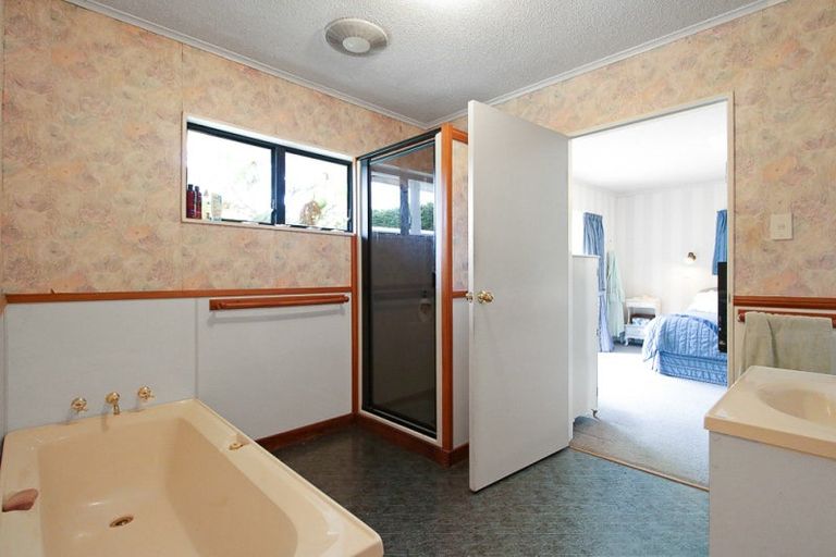 Photo of property in 631 Waitohu Valley Road, Manakau, Otaki, 5583