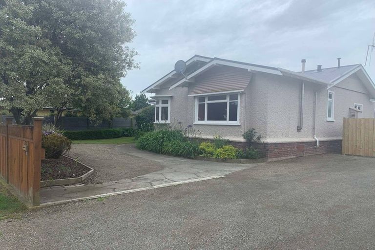 Photo of property in 68 Roberts Line, Kelvin Grove, Palmerston North, 4414