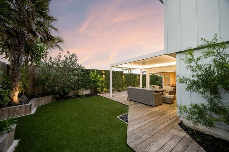 Photo of property in 9a Craig Road, Milford, Auckland, 0620