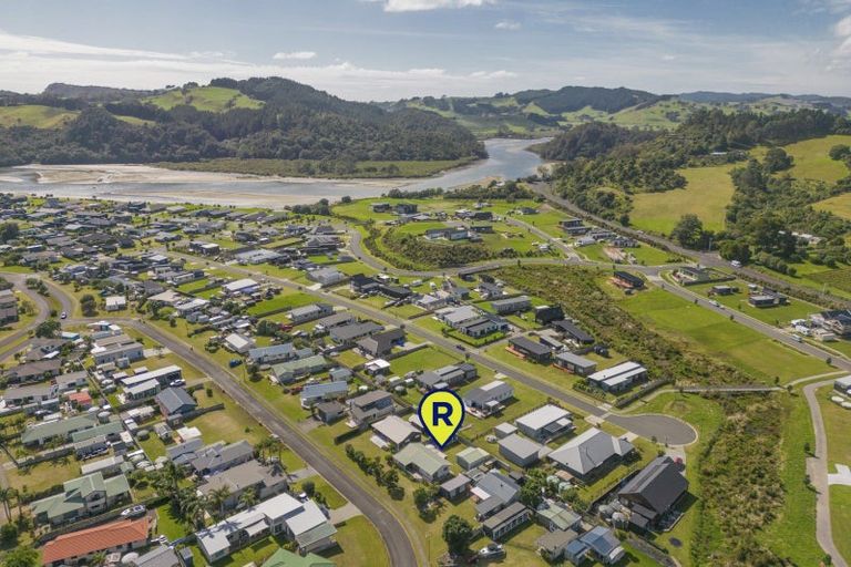 Photo of property in 23 Hawk Hill Crescent, Cooks Beach, Whitianga, 3591