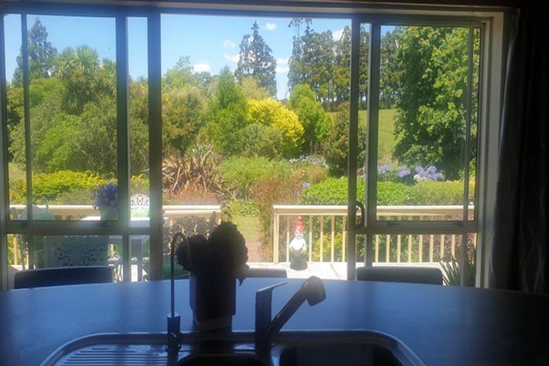 Photo of property in 21 Awaroa Stream Drive, Waiuku, 2123