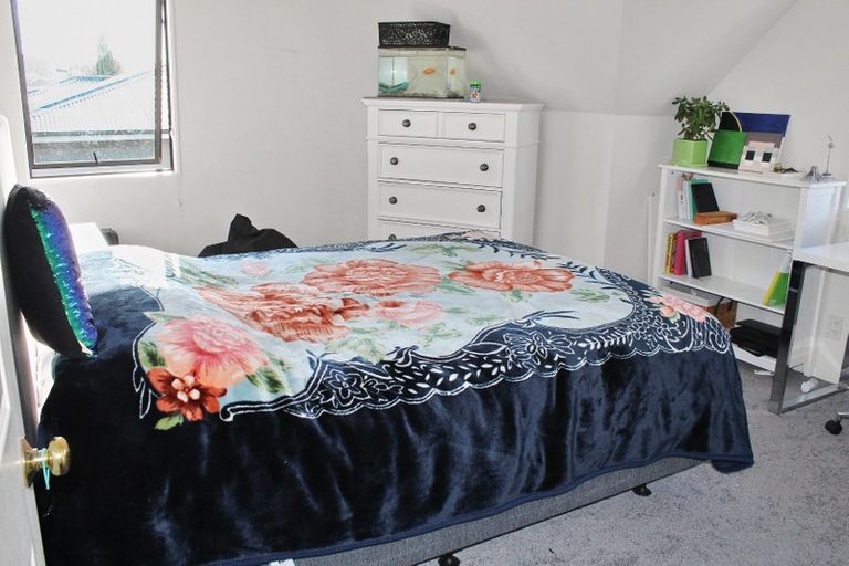 Photo of property in 15a Phoenix Avenue, Hokowhitu, Palmerston North, 4410