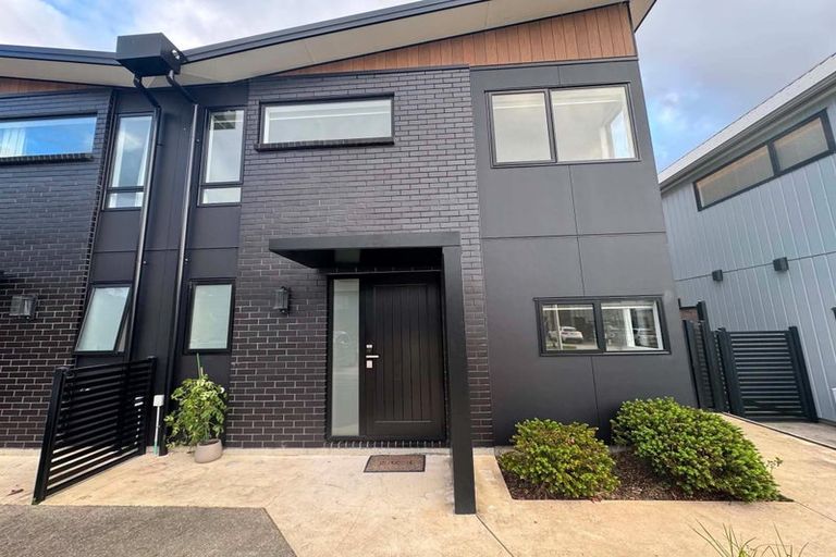 Photo of property in 10 Betty Boyes Street, Wallaceville, Upper Hutt, 5018