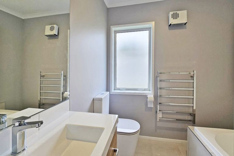 Photo of property in 14 George Yee Place, Taradale, Napier, 4112