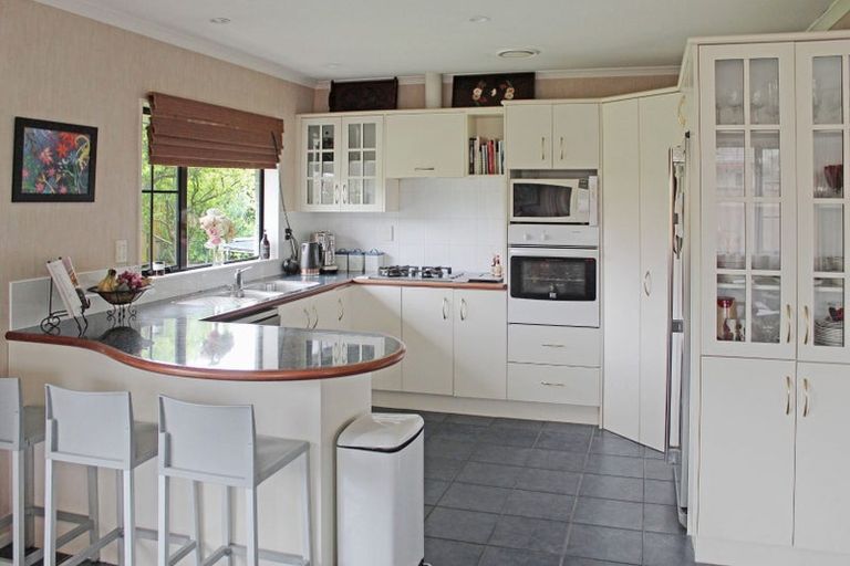 Photo of property in 16 Woodgate Court, Fitzherbert, Palmerston North, 4410