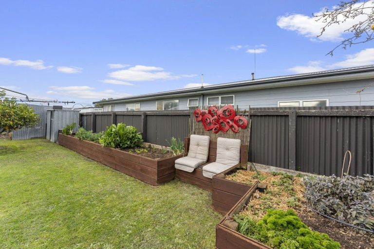 Photo of property in 12 Pembroke Street, Highbury, Palmerston North, 4412