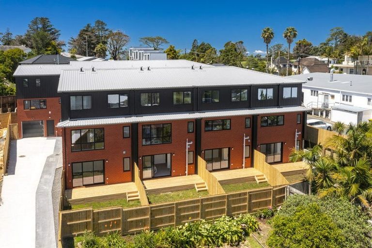 Photo of property in 26 Morton Avenue, Forrest Hill, Auckland, 0620