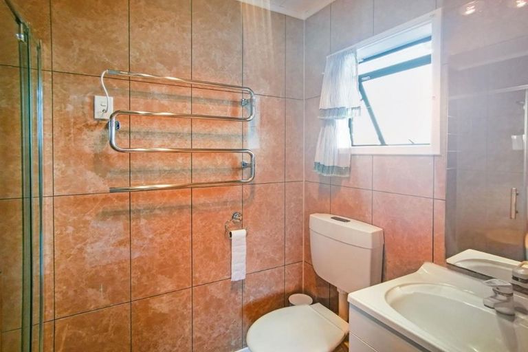 Photo of property in 45 Aldern Road, Massey, Auckland, 0614