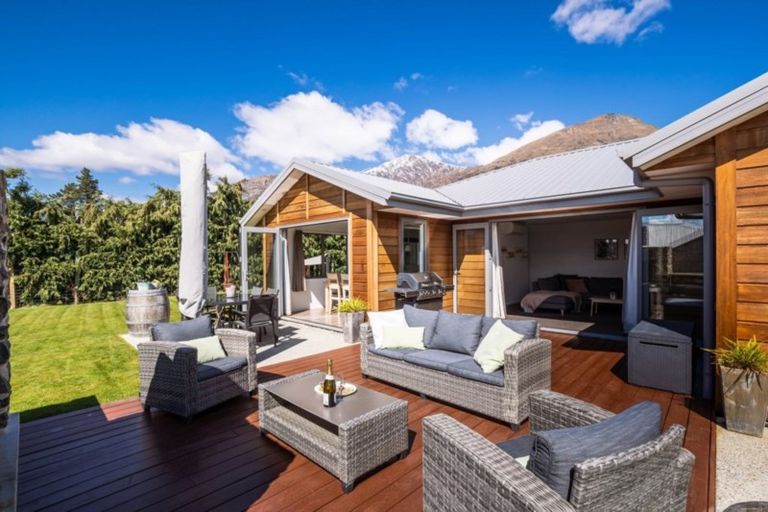 Photo of property in 14 Cone Peak Close, Lake Hayes, Queenstown, 9304