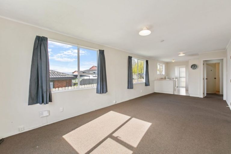 Photo of property in 2/72 Palmers Road, Clendon Park, Auckland, 2103